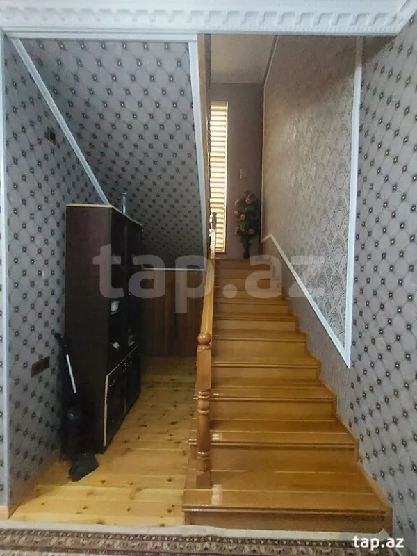 Satılır 6 otaqlı həyət evi