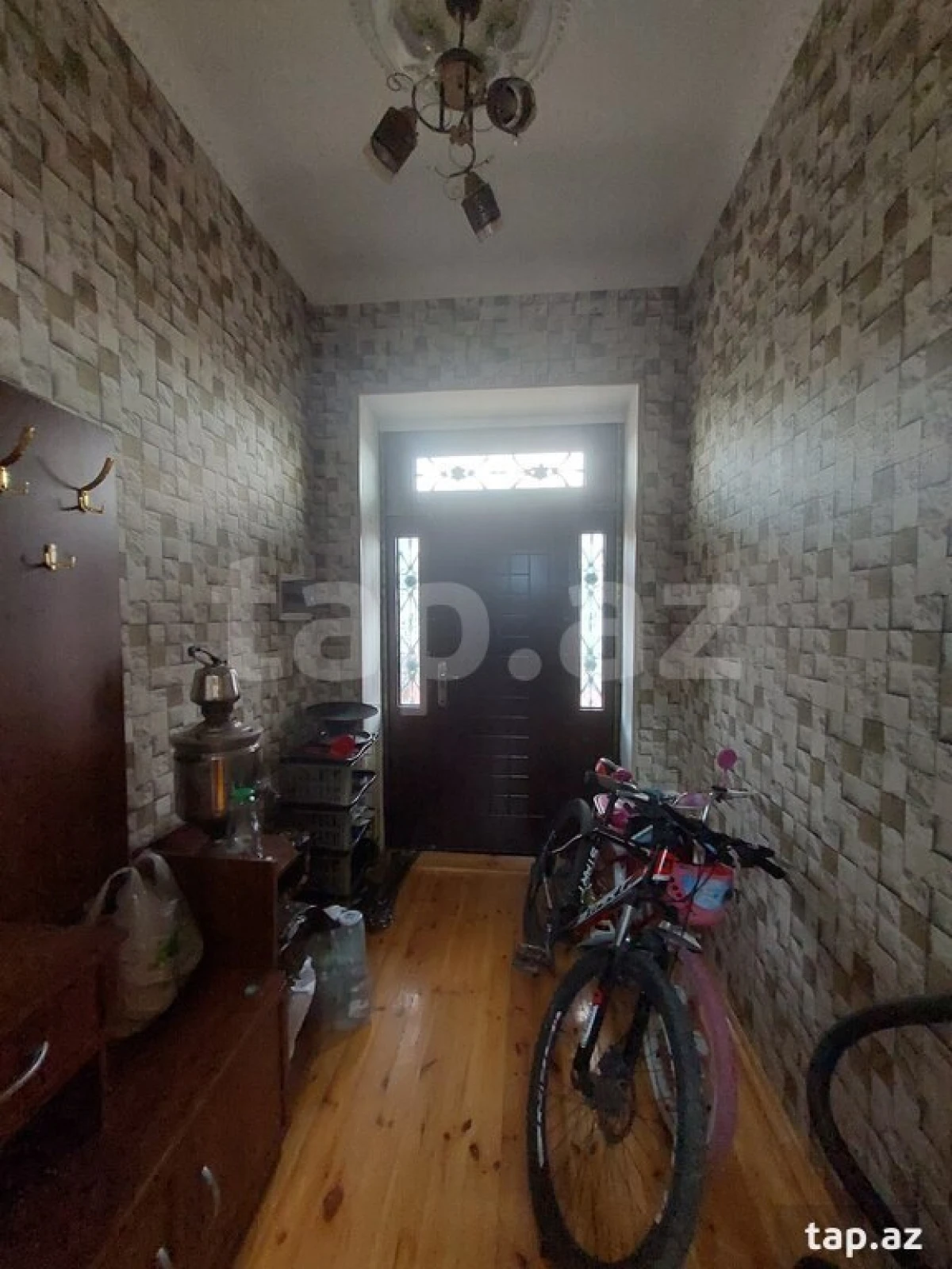 Satılır 6 otaqlı həyət evi