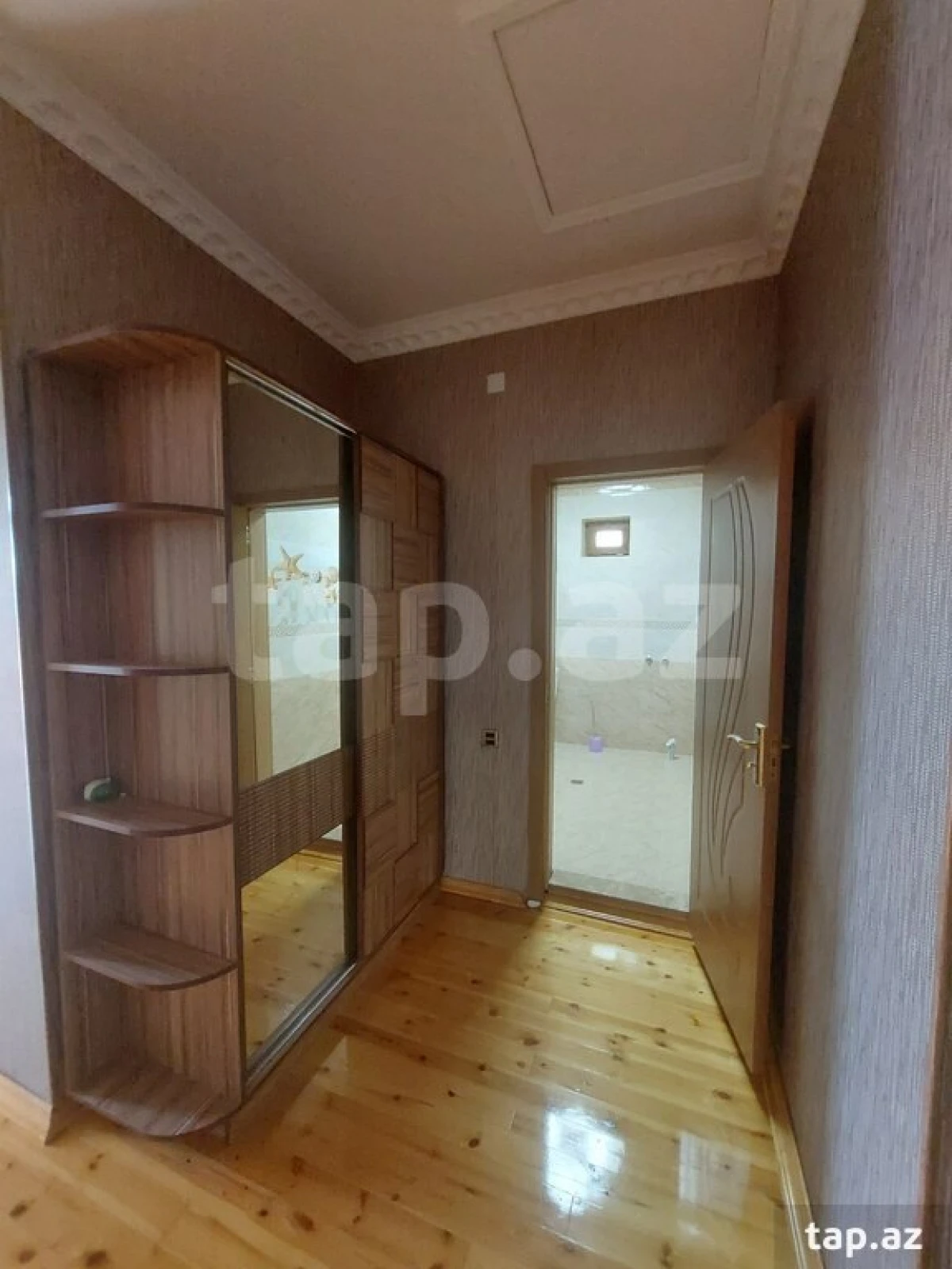 Satılır 6 otaqlı həyət evi