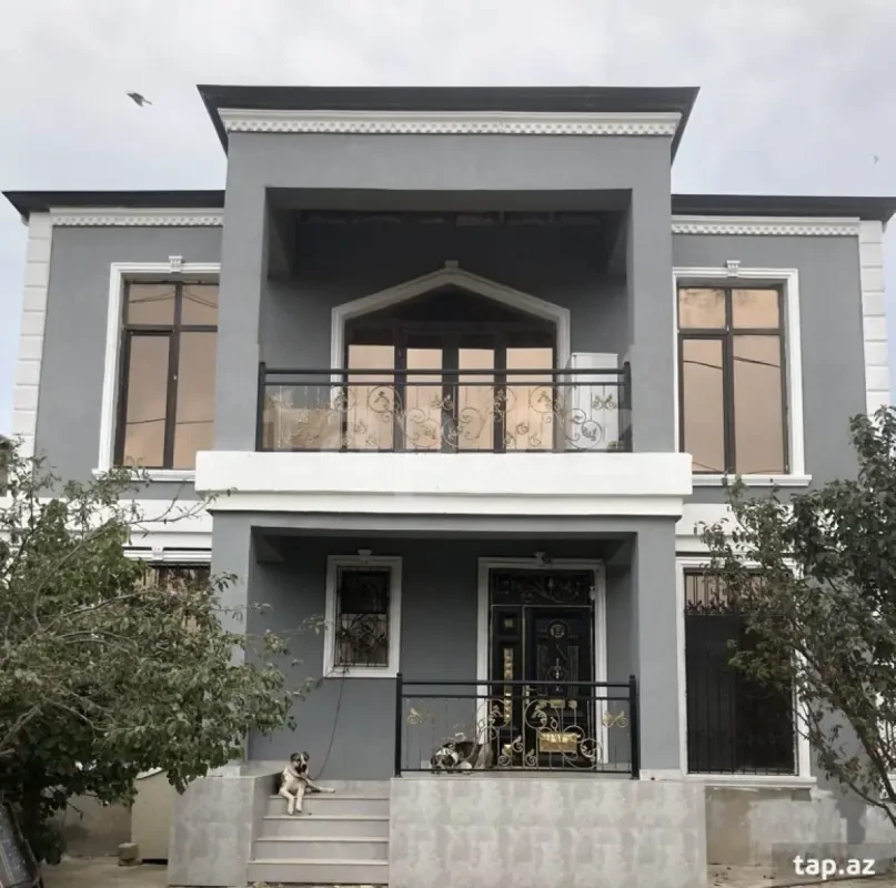 Satılır 6 otaqlı həyət evi 220 m²