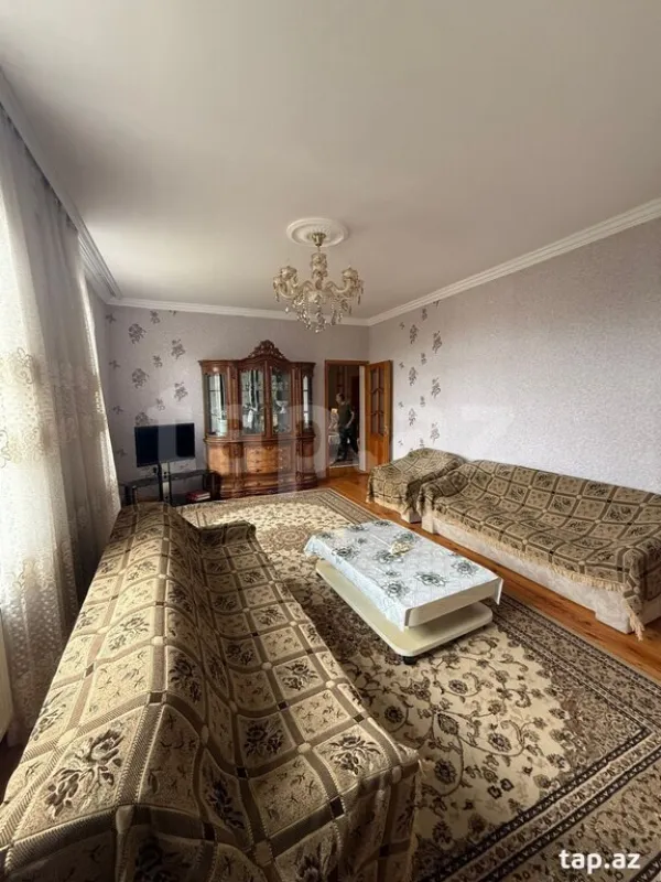 Satılır 5 otaqlı həyət evi