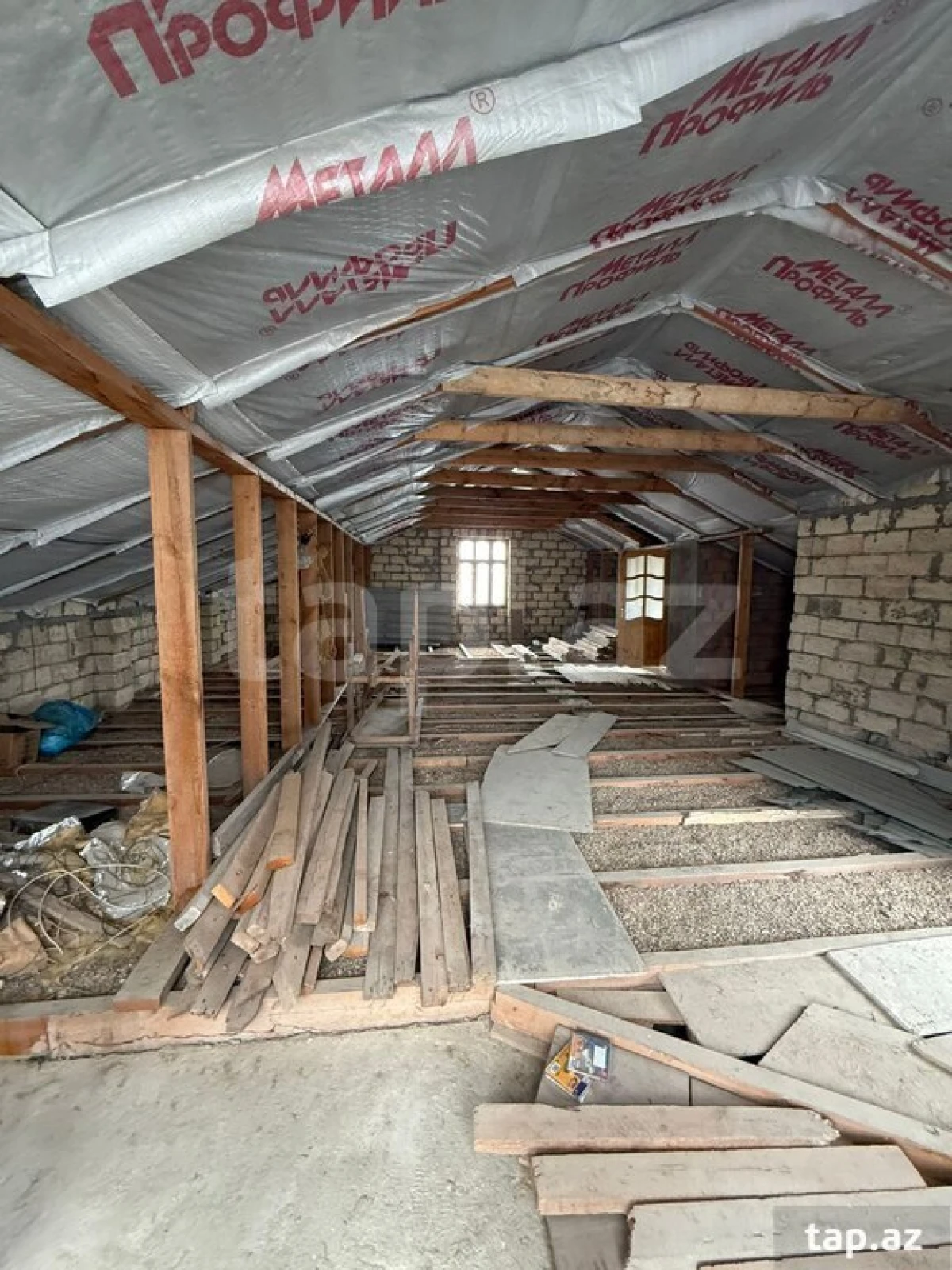Satılır 5 otaqlı həyət evi