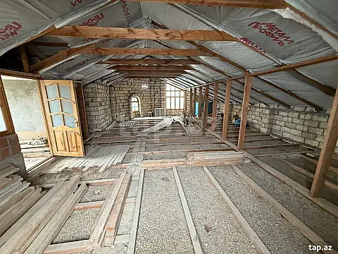 Satılır 5 otaqlı həyət evi