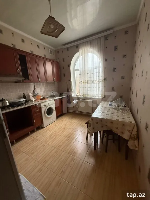Satılır 5 otaqlı həyət evi