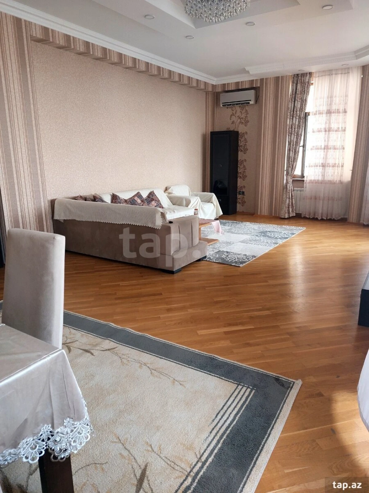 Kirayə verilir 3 otaqlı yeni tikili 178 m²
