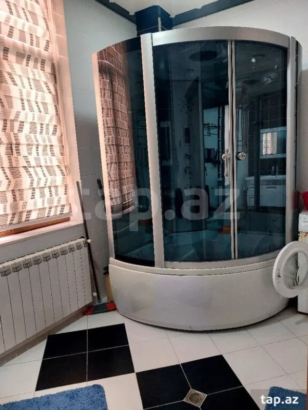 Kirayə verilir 3 otaqlı yeni tikili 178 m²