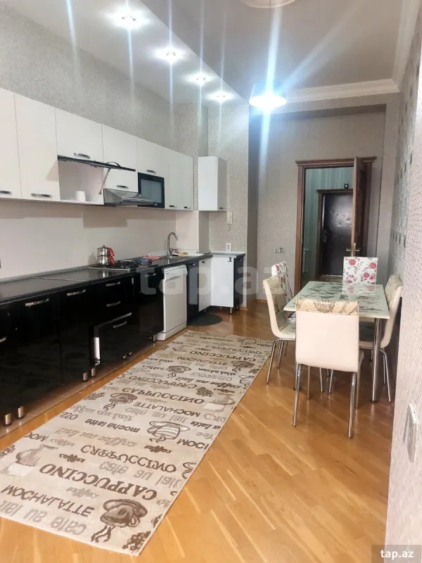 Kirayə verilir 3 otaqlı yeni tikili 178 m²