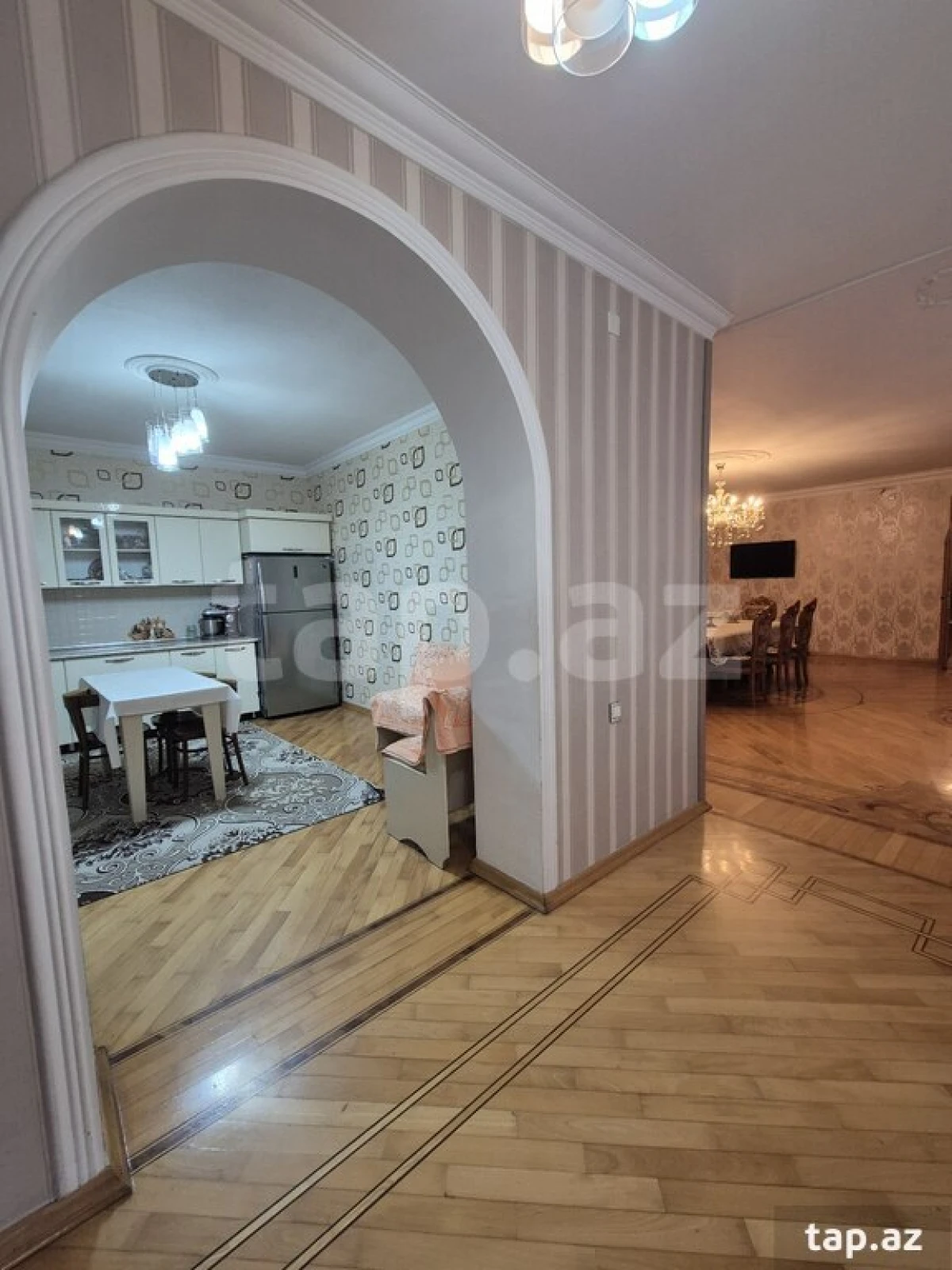 Satılır 8 otaqlı həyət evi