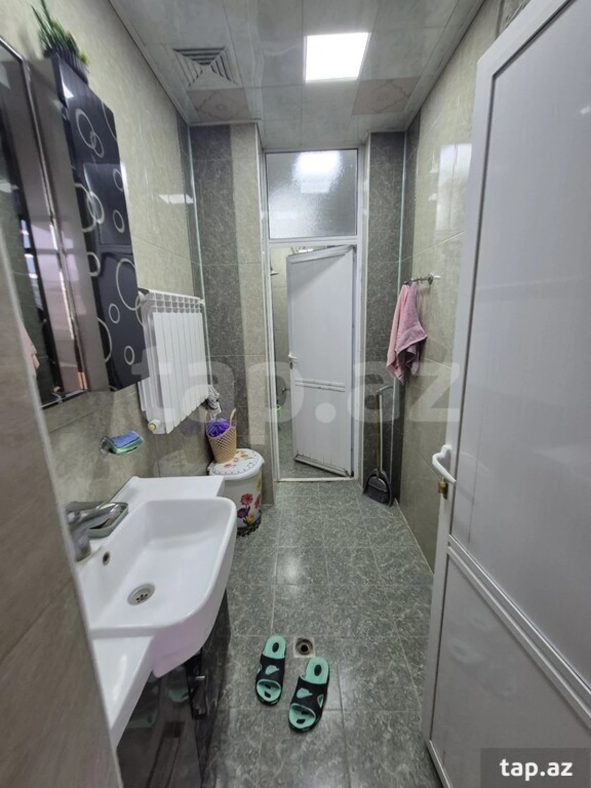 Satılır 8 otaqlı həyət evi