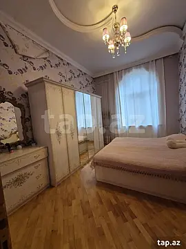 Satılır 8 otaqlı həyət evi