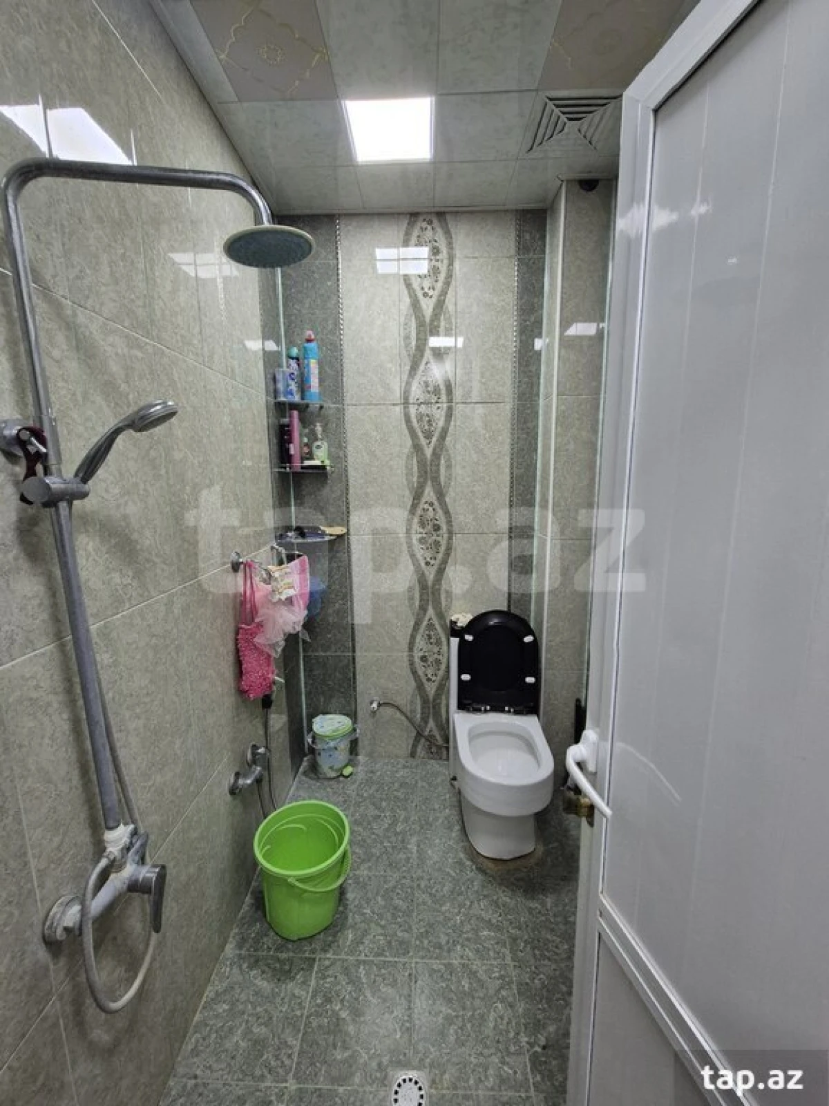 Satılır 8 otaqlı həyət evi