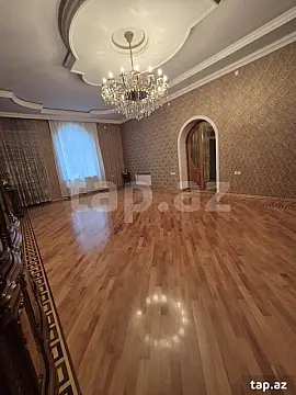 Satılır 8 otaqlı həyət evi