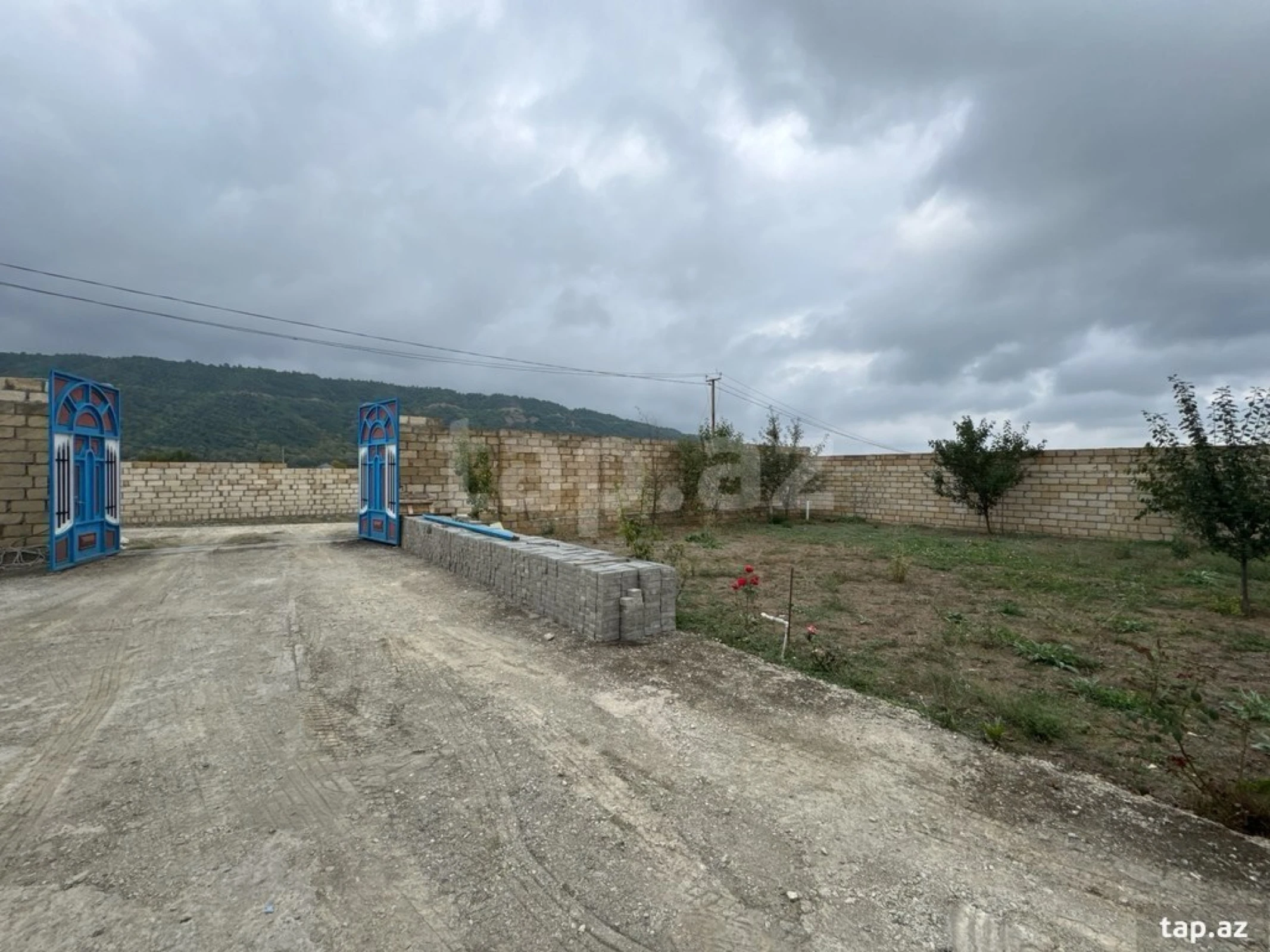 Satılır 5 otaqlı həyət evi