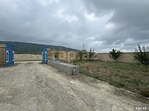 Satılır 5 otaqlı həyət evi