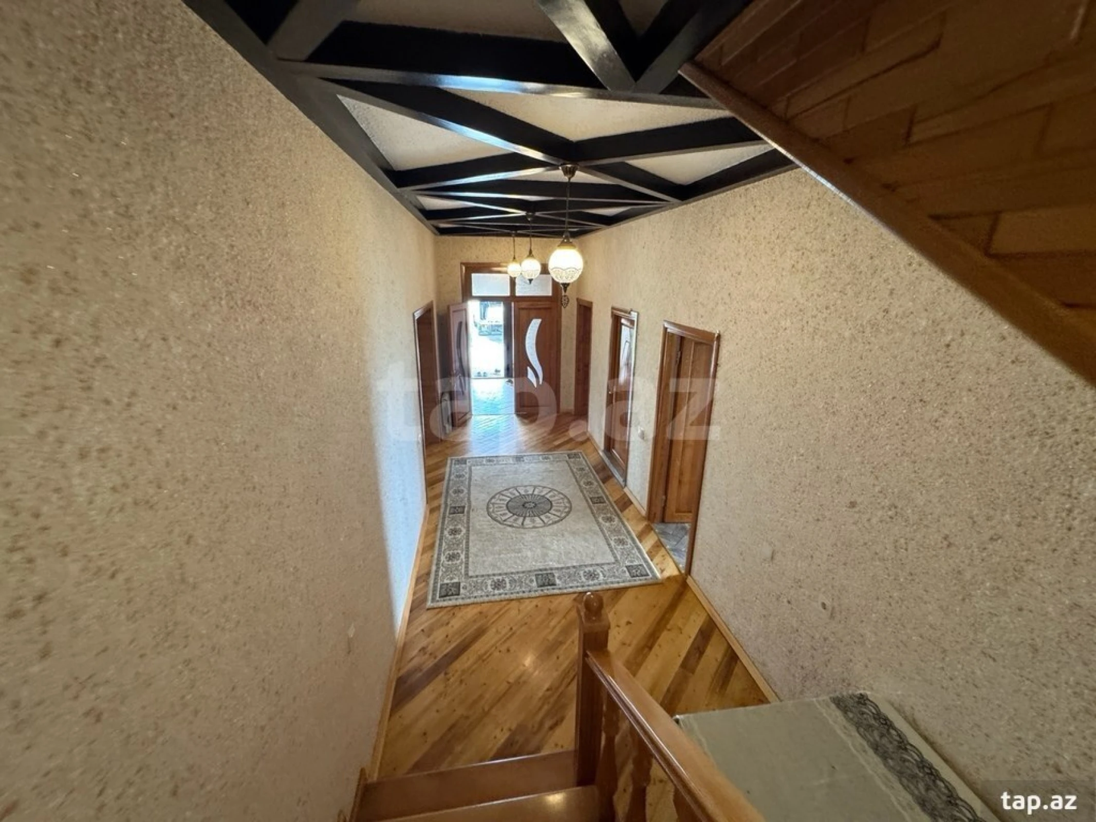 Satılır 5 otaqlı həyət evi