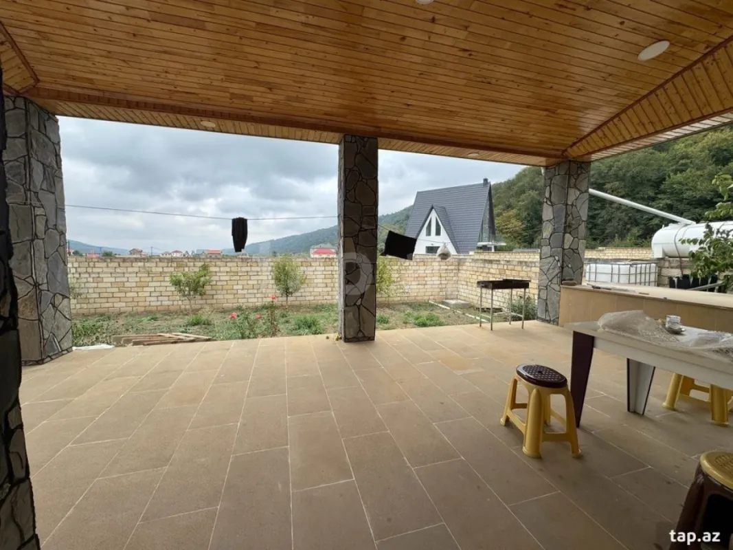 Satılır 5 otaqlı həyət evi