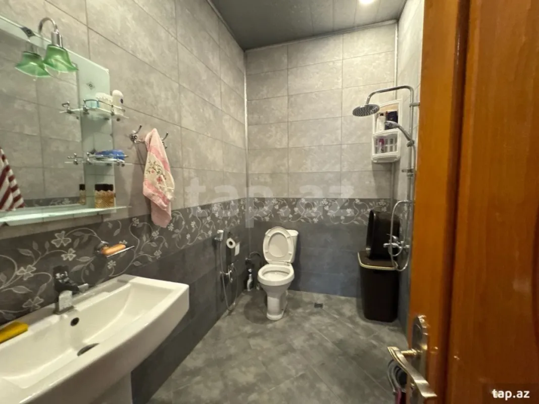 Satılır 5 otaqlı həyət evi