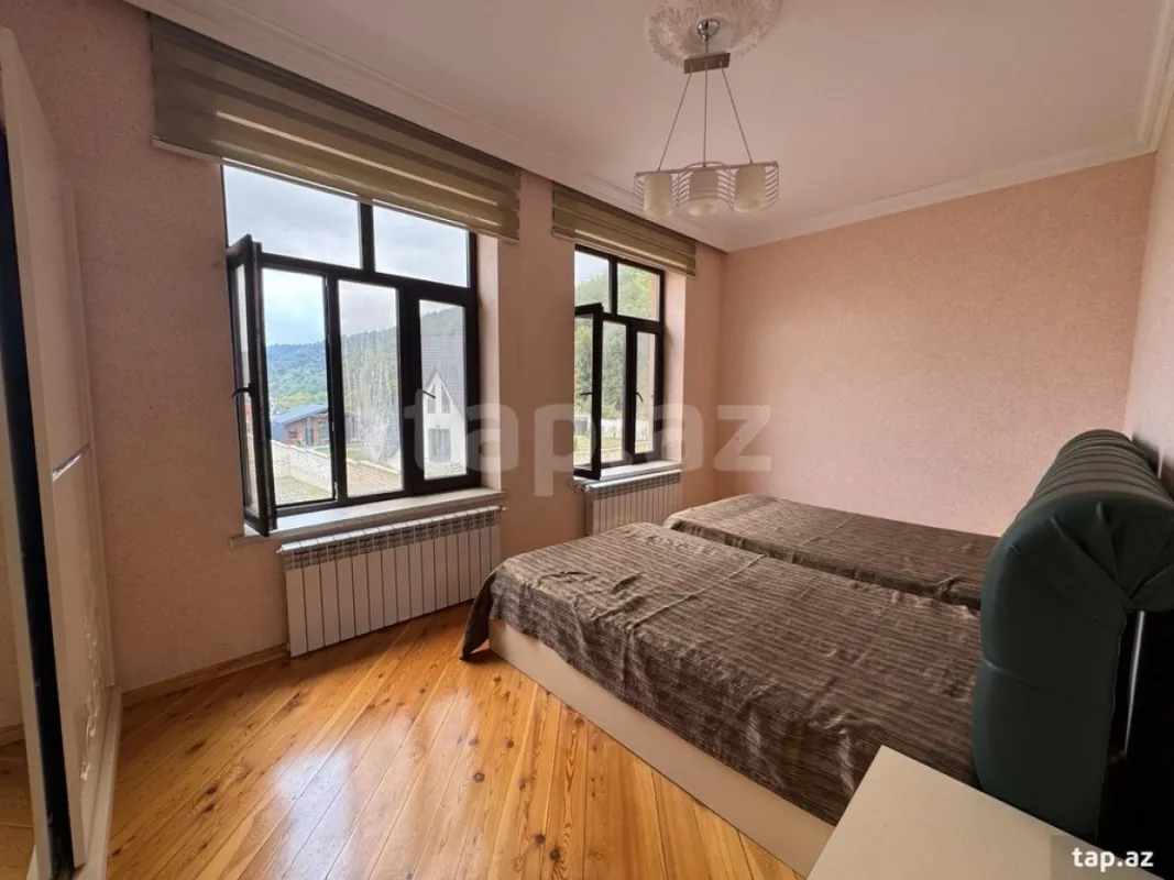 Satılır 5 otaqlı həyət evi