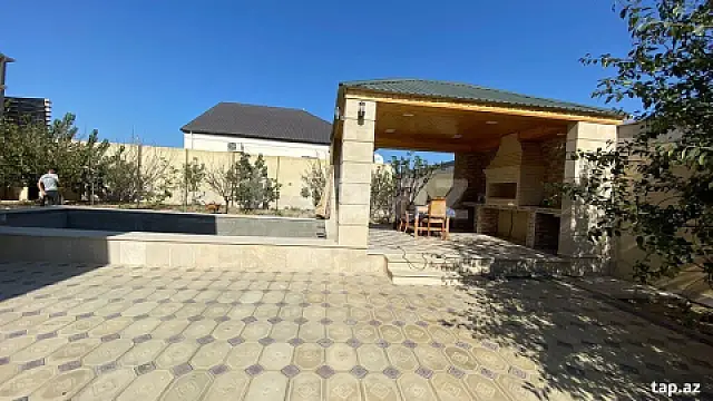 Satılır 4 otaqlı həyət evi