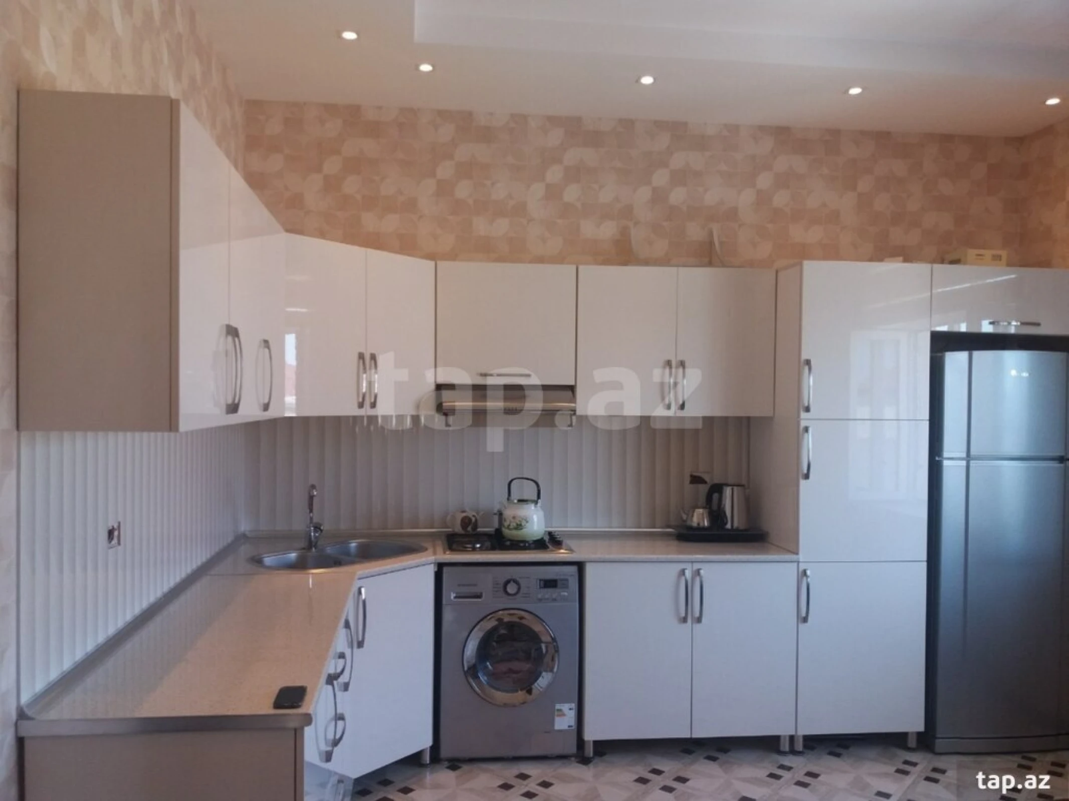 Satılır 4 otaqlı həyət evi