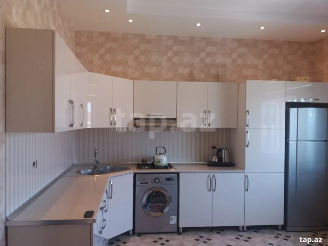 Satılır 4 otaqlı həyət evi