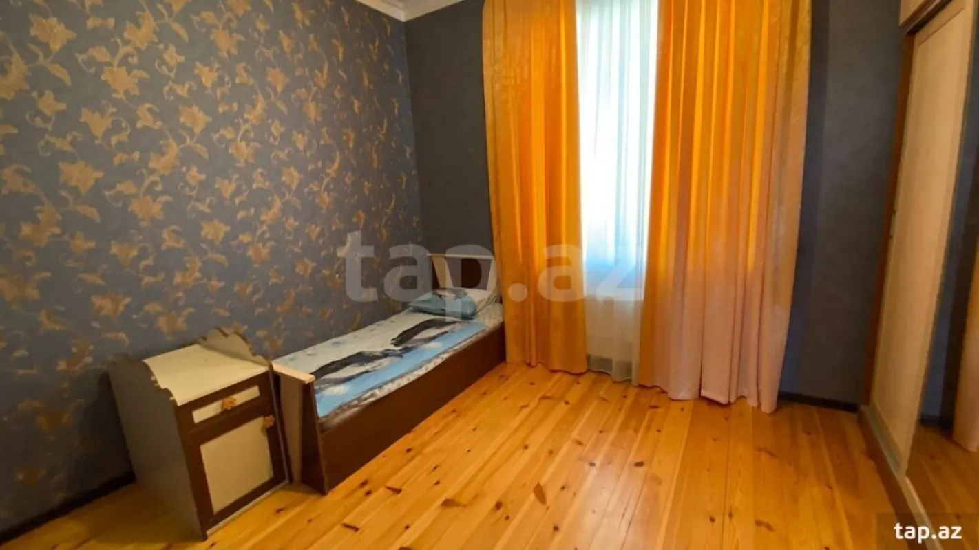 Satılır 4 otaqlı həyət evi