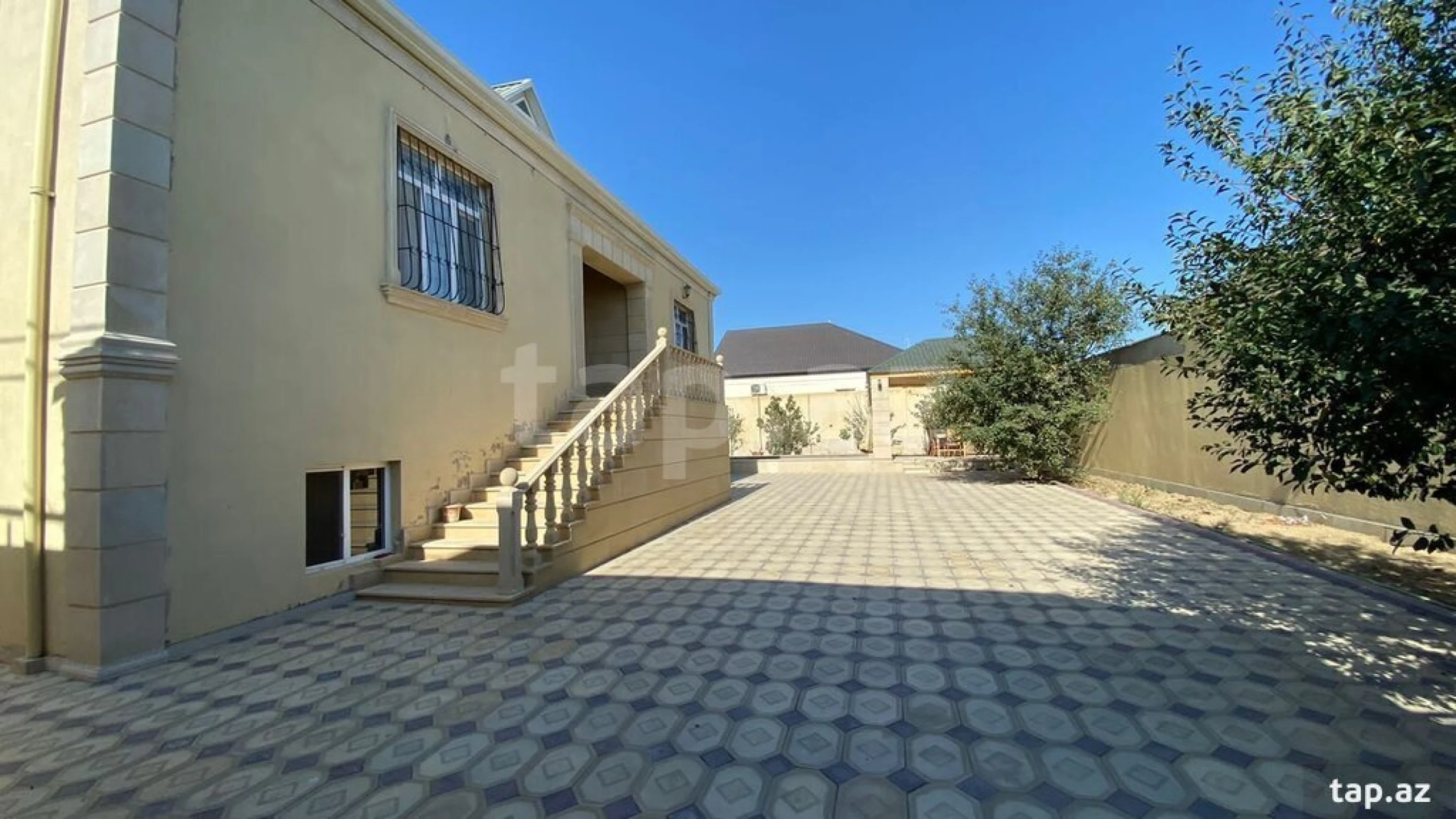 Satılır 4 otaqlı həyət evi