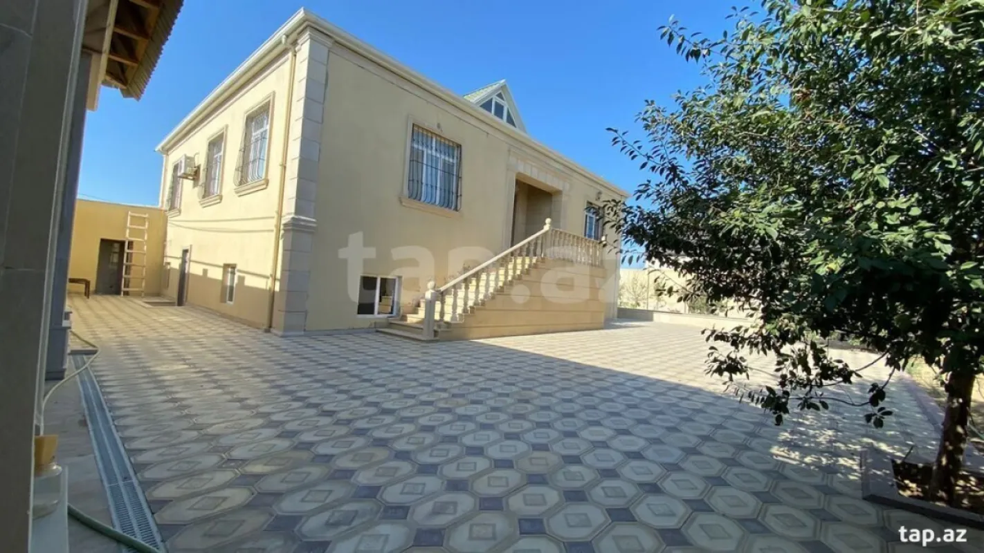 Satılır 4 otaqlı həyət evi