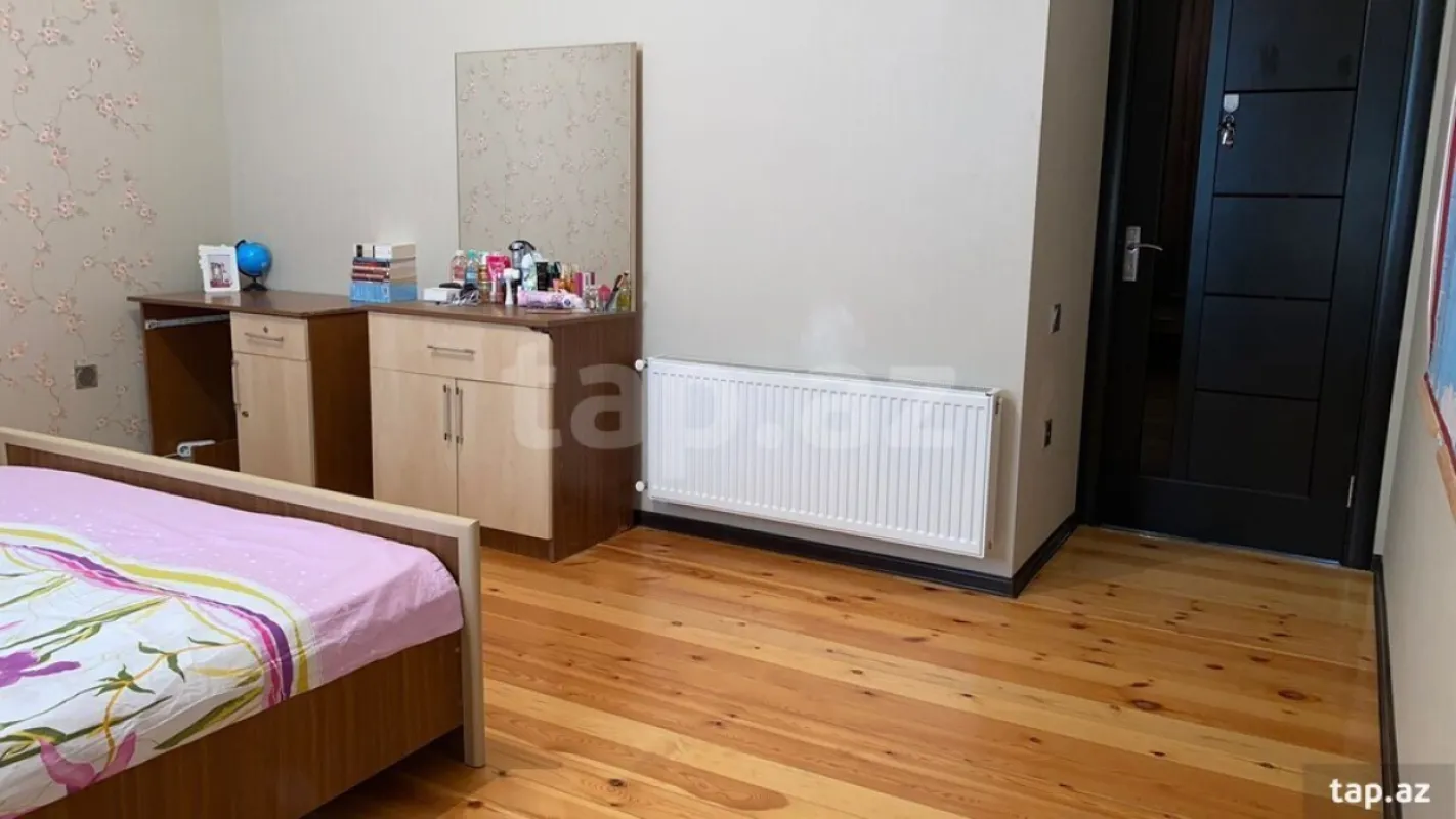 Satılır 4 otaqlı həyət evi