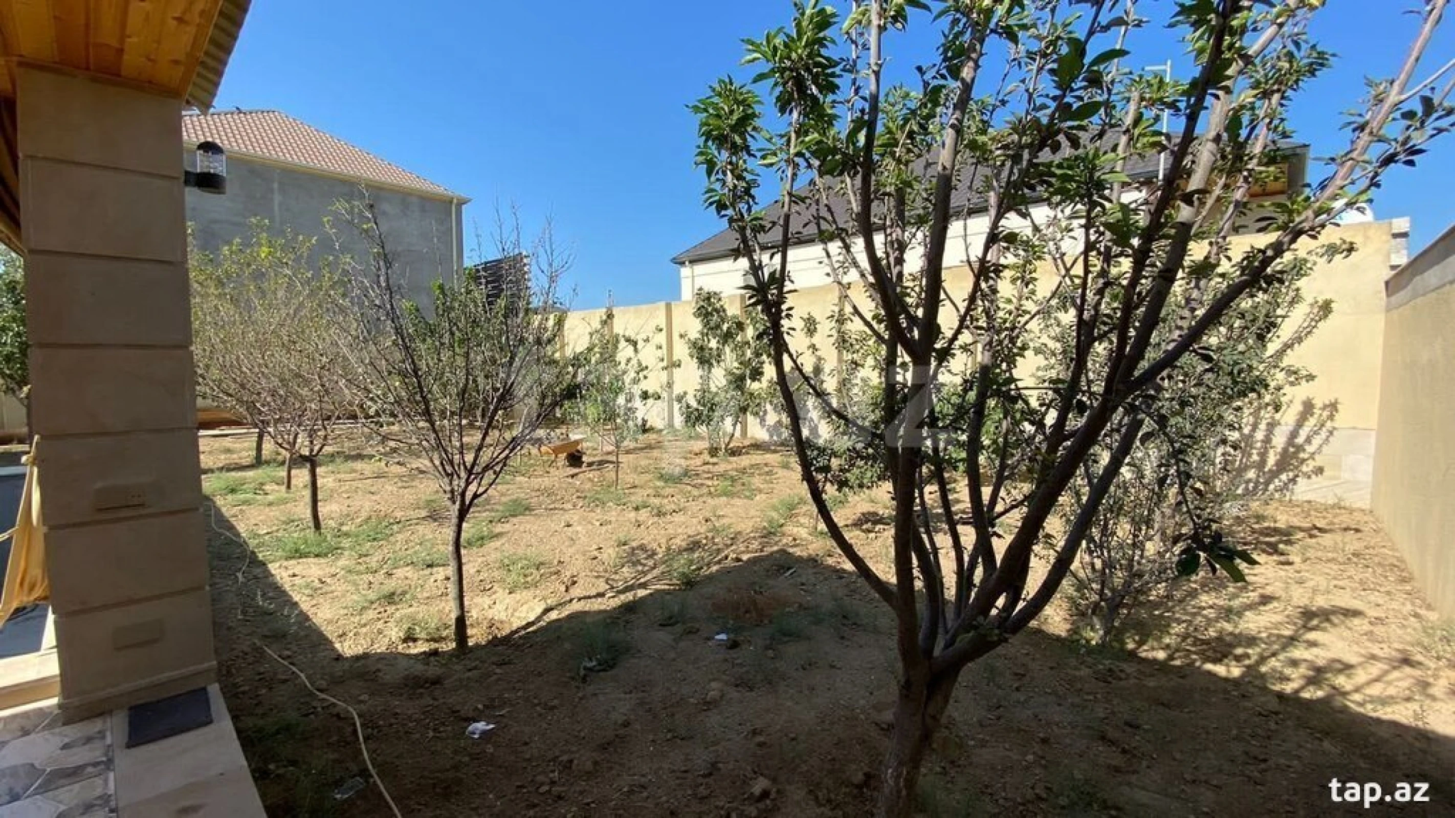 Satılır 4 otaqlı həyət evi