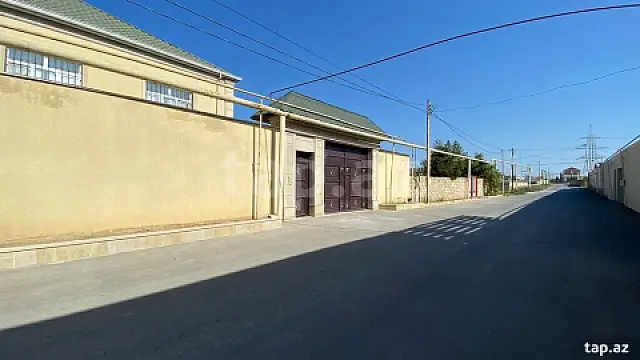 Satılır 4 otaqlı həyət evi
