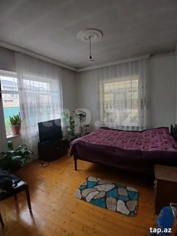 Satılır 4 otaqlı həyət evi