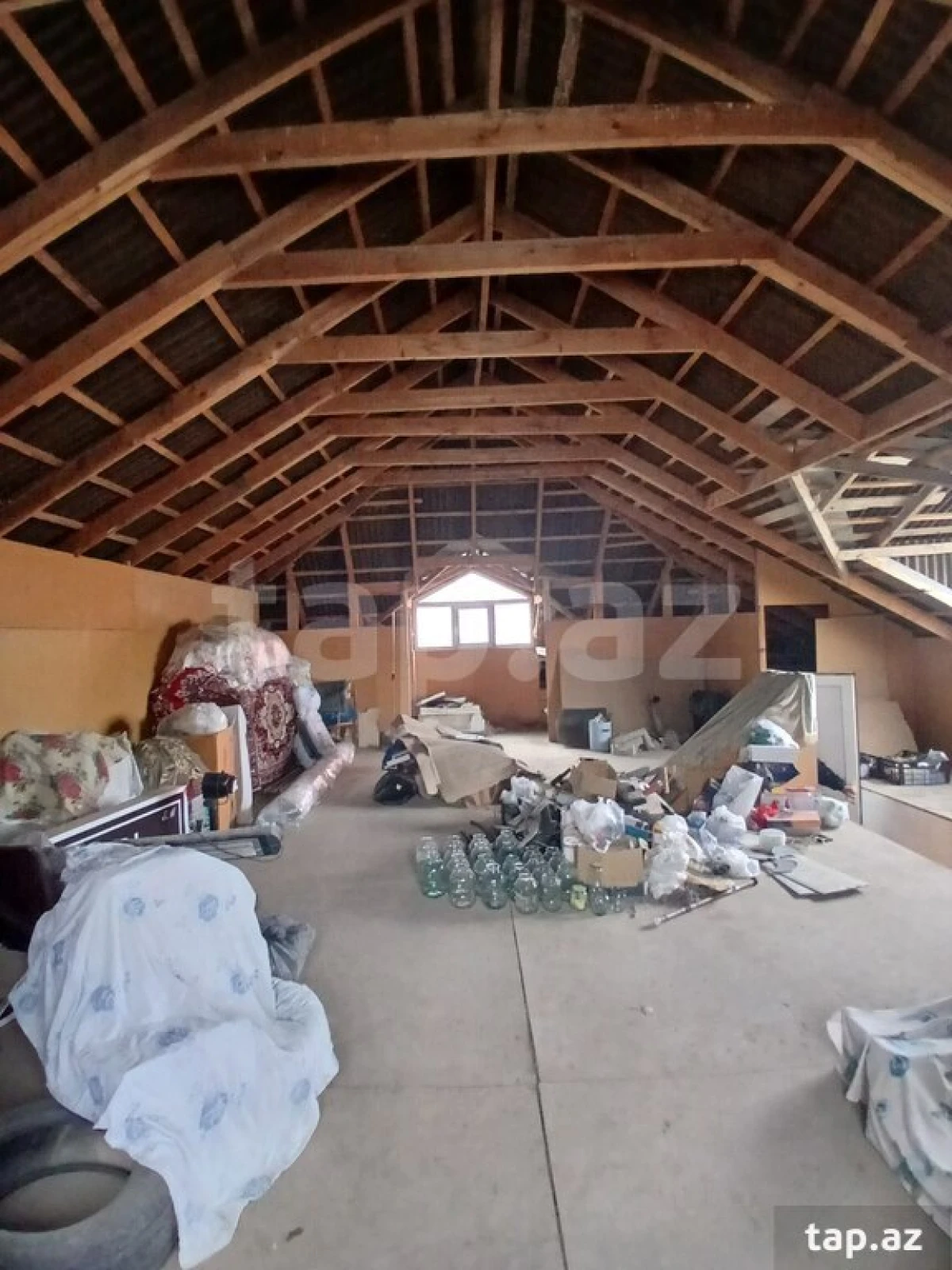 Satılır 4 otaqlı həyət evi