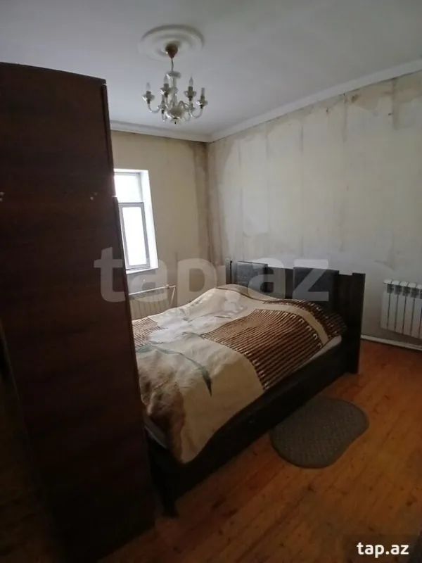 Satılır 4 otaqlı həyət evi