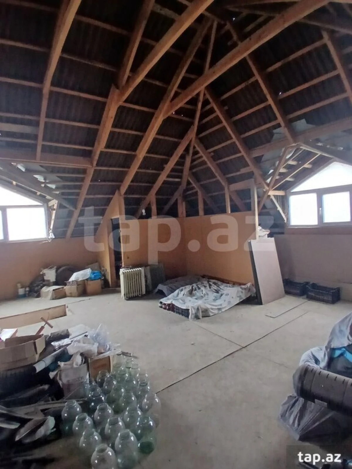 Satılır 4 otaqlı həyət evi