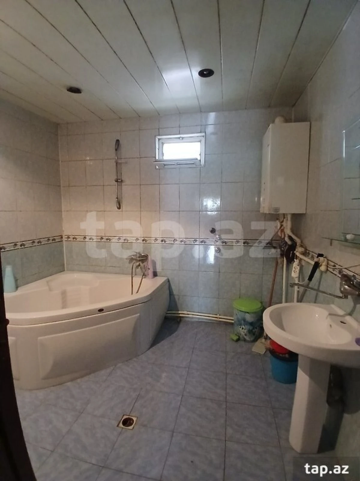 Satılır 4 otaqlı həyət evi