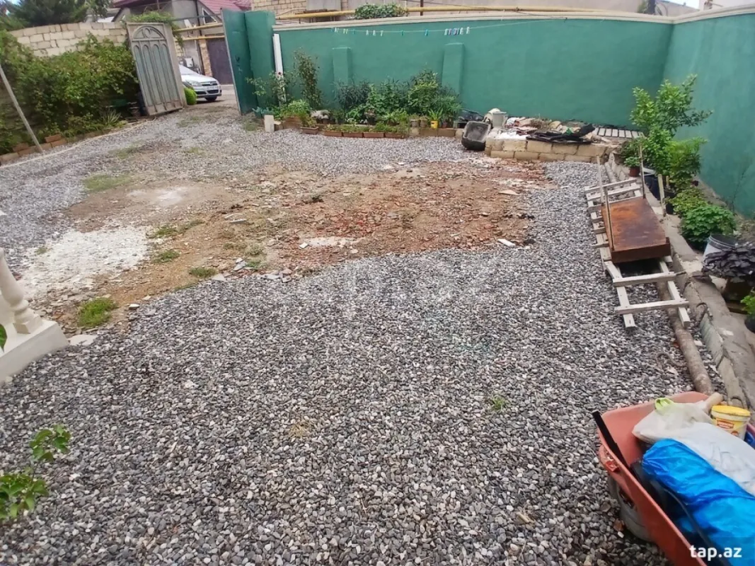 Satılır 4 otaqlı həyət evi