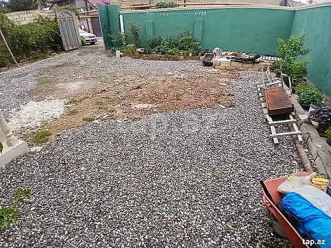 Satılır 4 otaqlı həyət evi