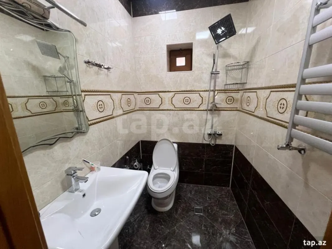 Satılır 5 otaqlı həyət evi