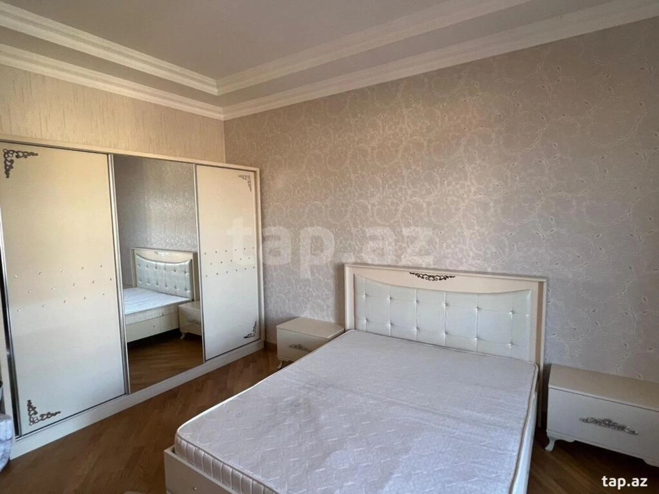 Satılır 5 otaqlı həyət evi