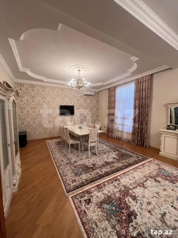 Satılır 5 otaqlı həyət evi