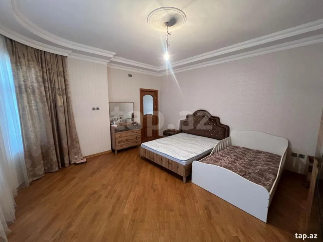 Satılır 5 otaqlı həyət evi