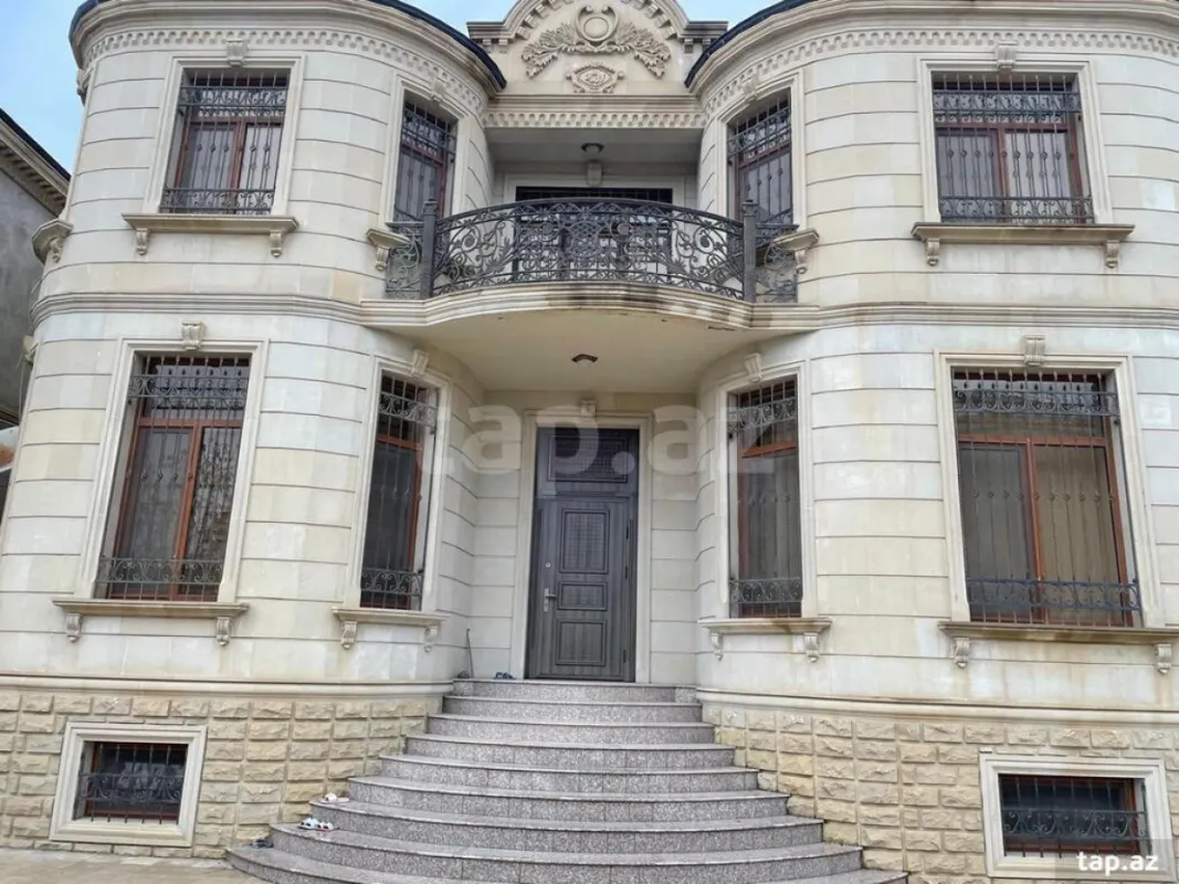 Satılır 5 otaqlı həyət evi