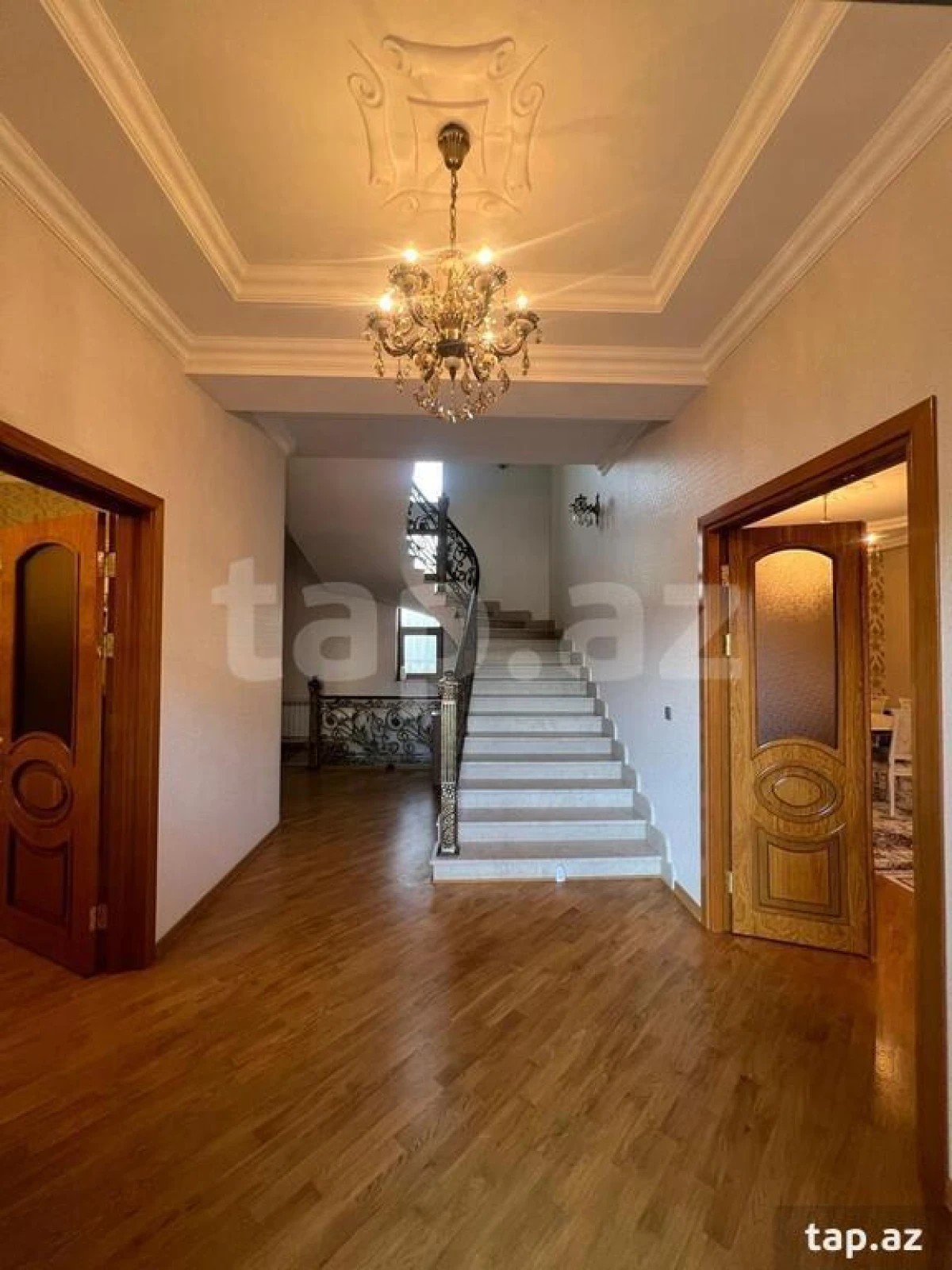 Satılır 5 otaqlı həyət evi