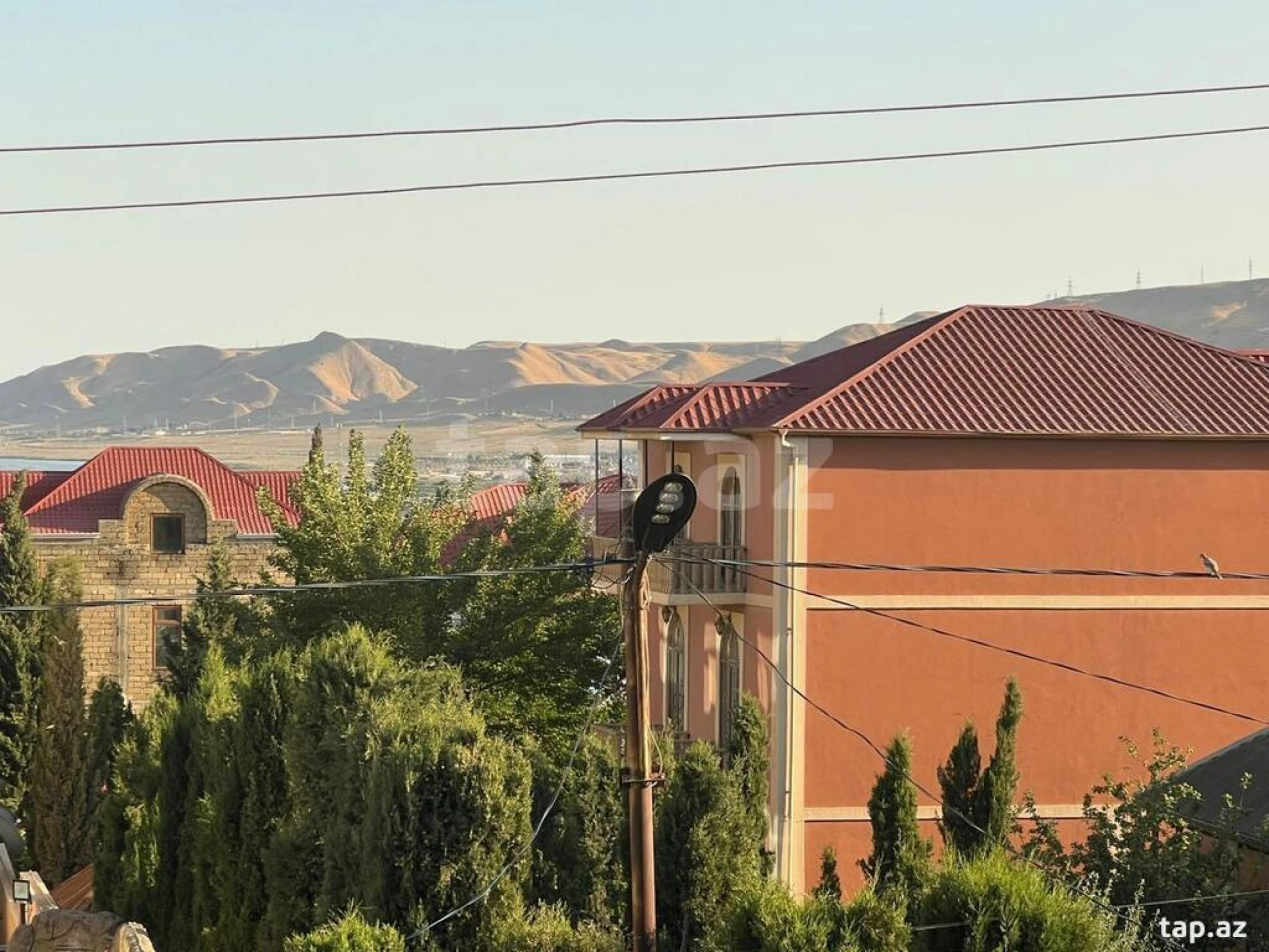 Satılır 5 otaqlı həyət evi