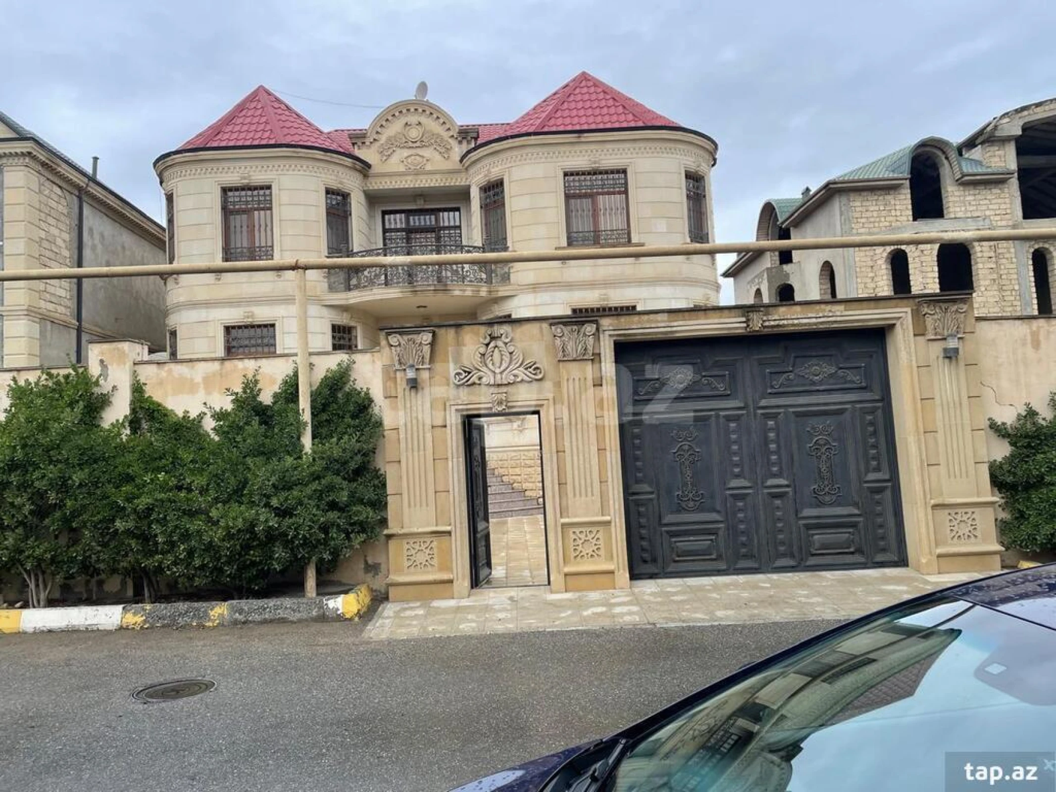 Satılır 5 otaqlı həyət evi