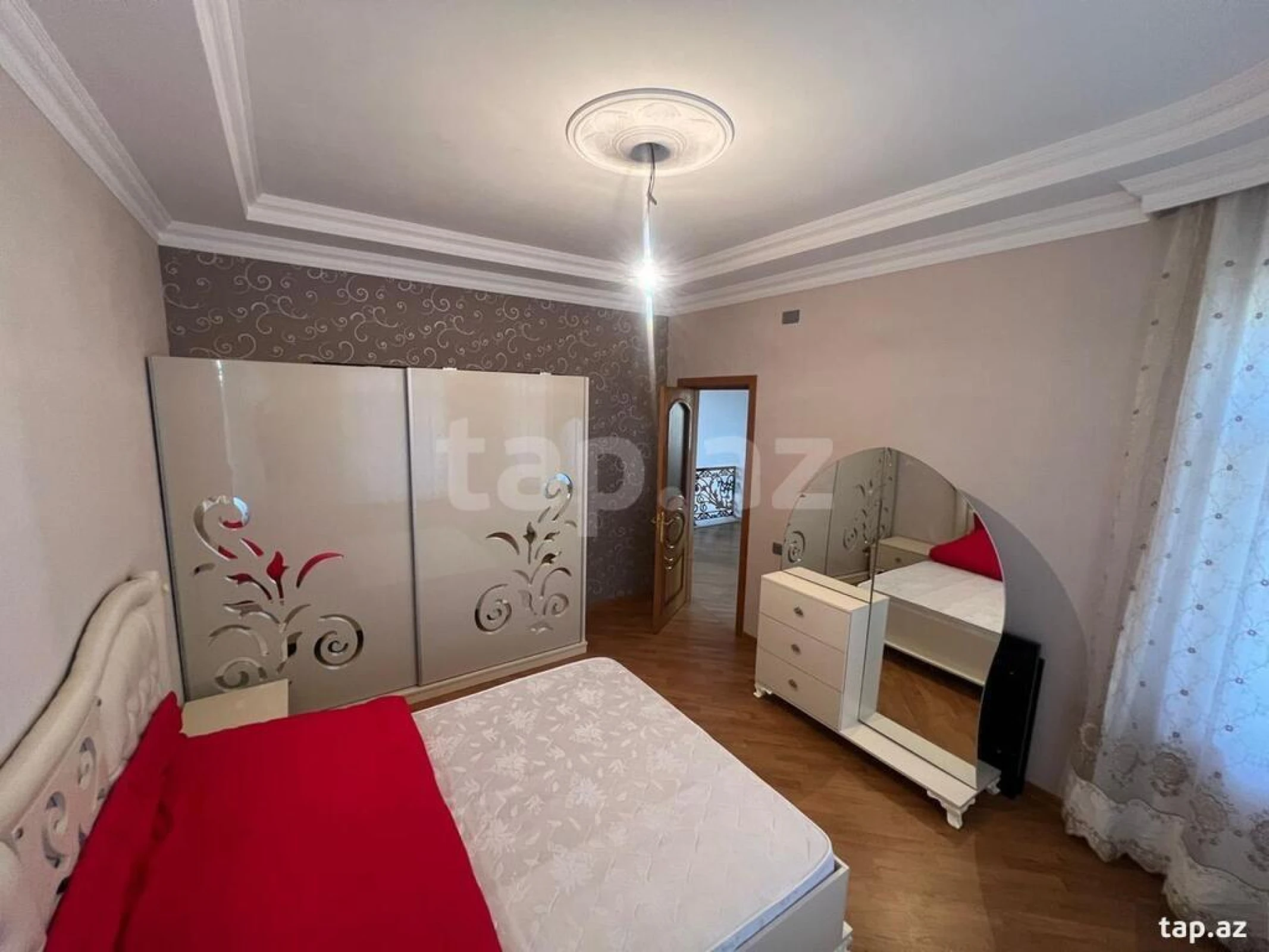 Satılır 5 otaqlı həyət evi