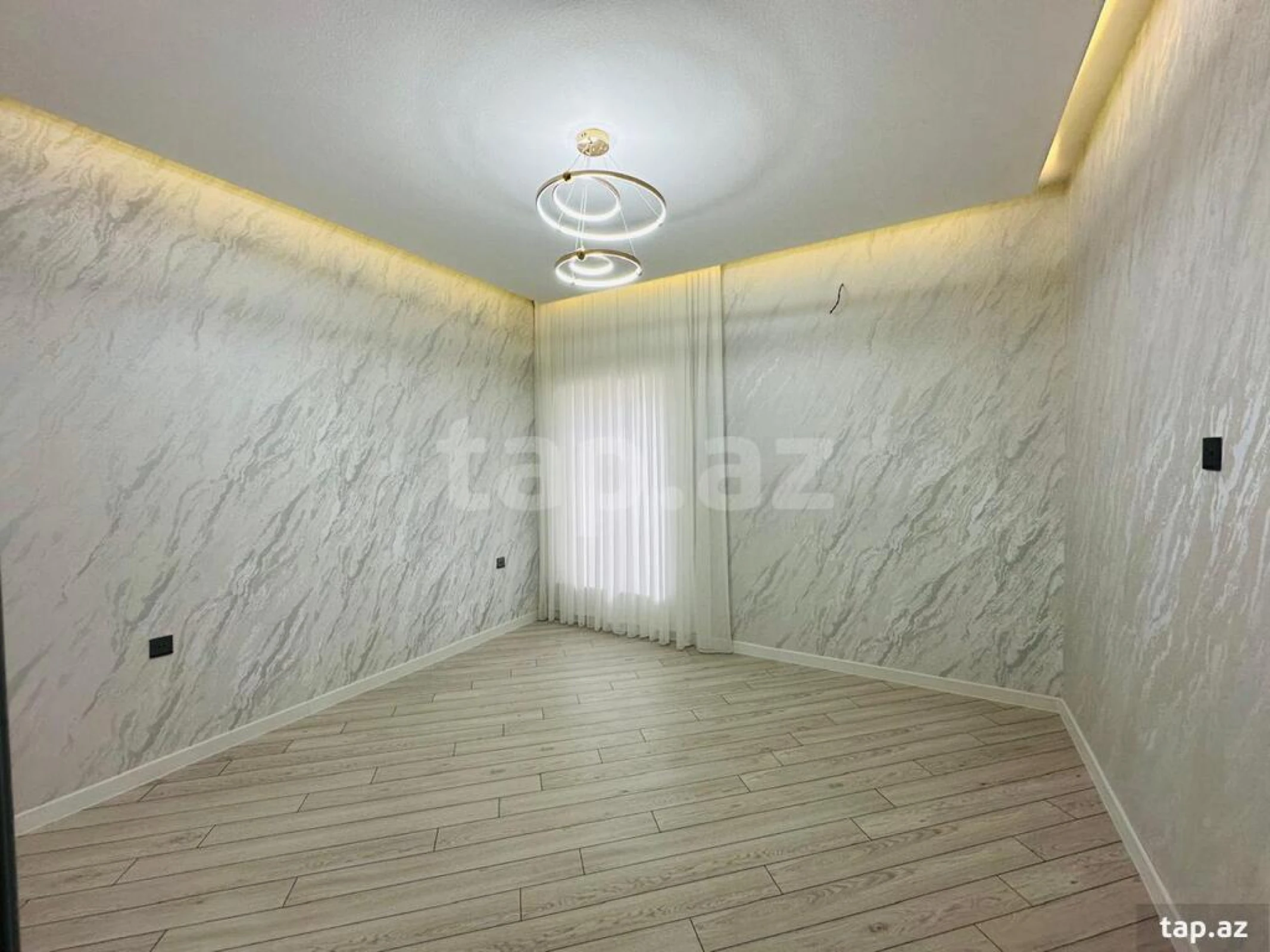 Satılır 5 otaqlı həyət evi