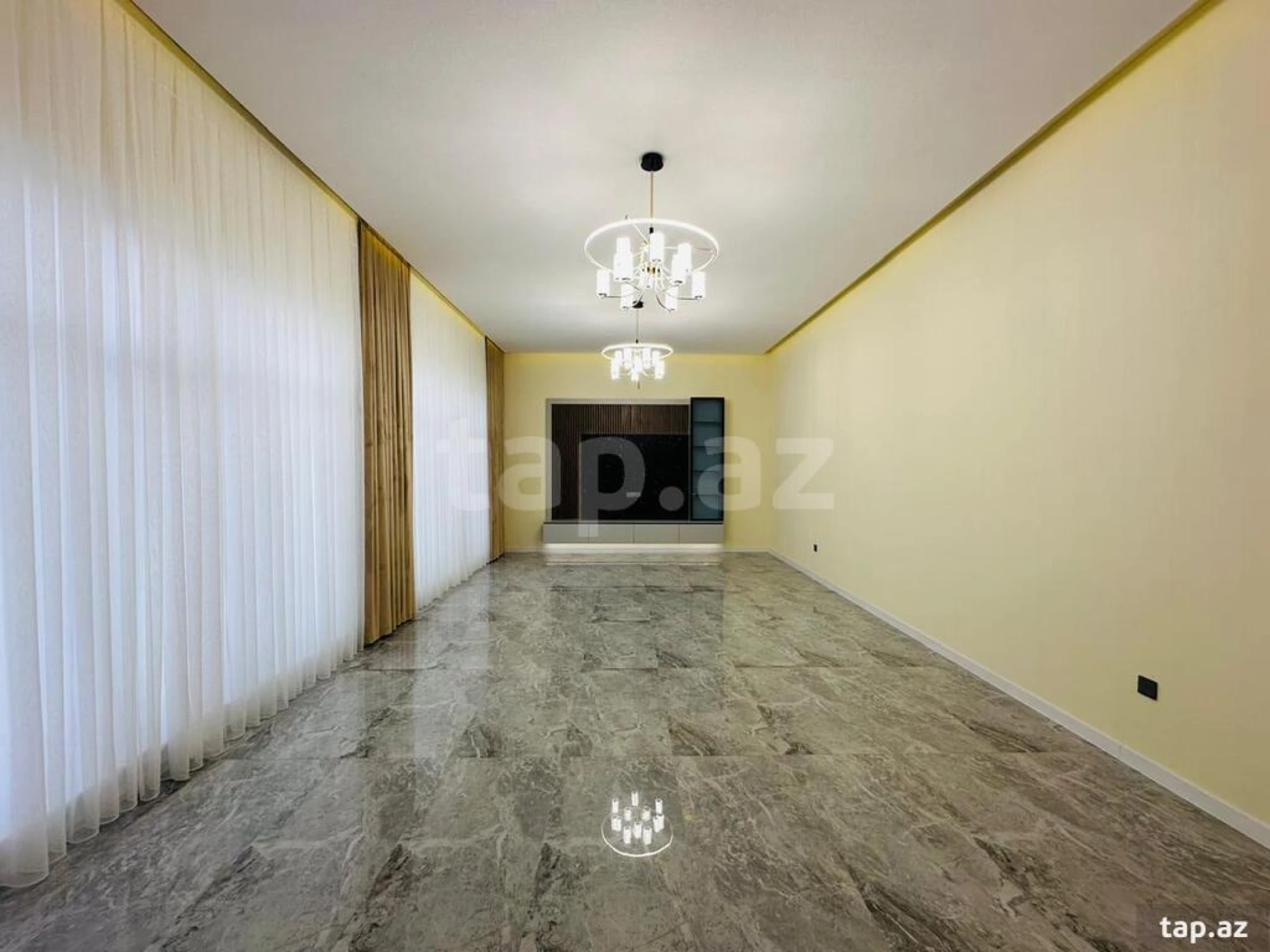 Satılır 5 otaqlı həyət evi