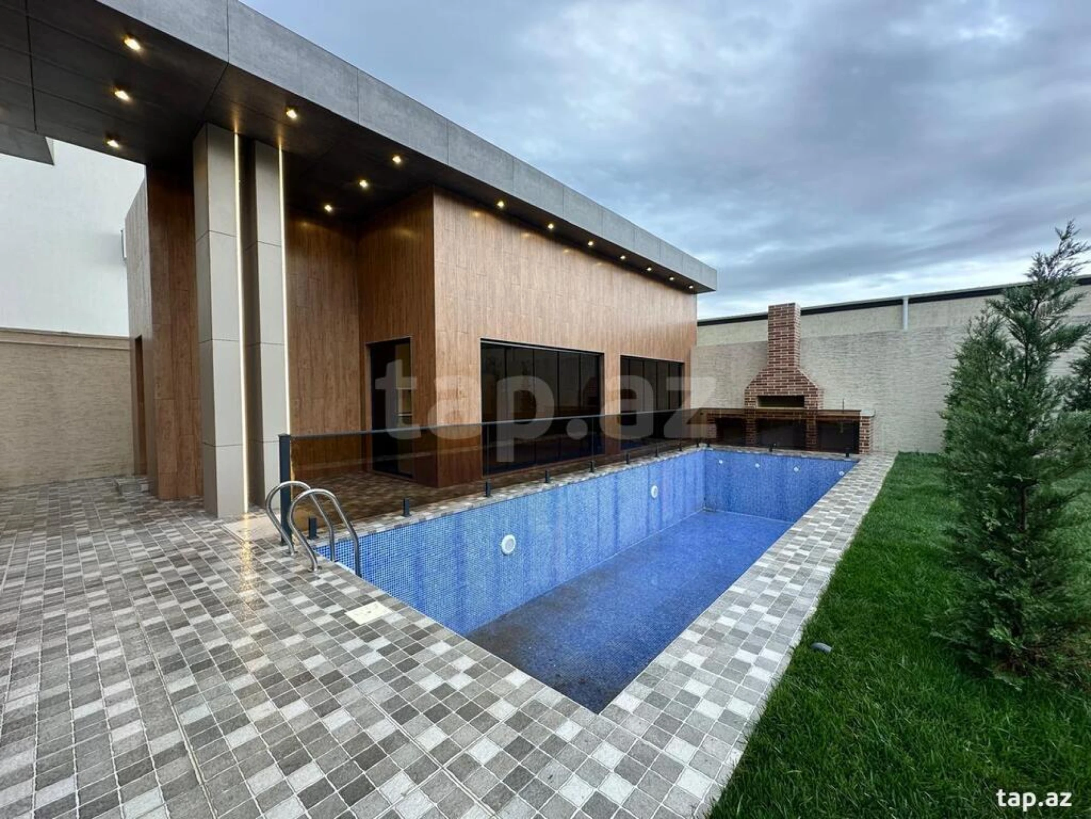 Satılır 5 otaqlı həyət evi